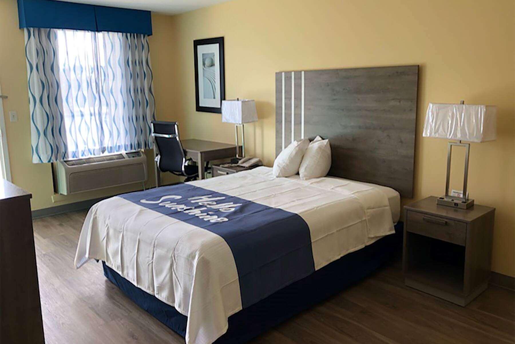 Days Inn By Wyndham Cape Carteret Near Emerald Isle Екстер'єр фото